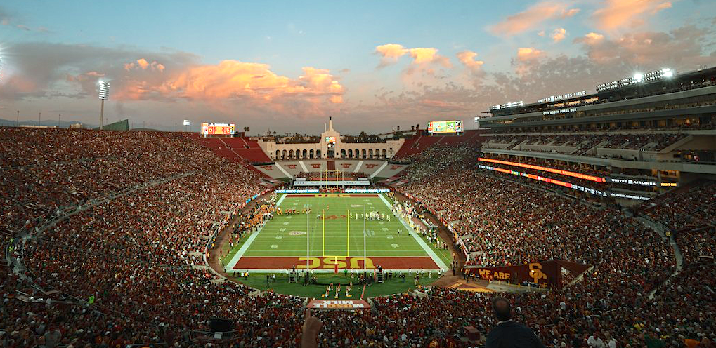 Comparativa del Memorial Coliseum de Los Ángeles en la actualidad