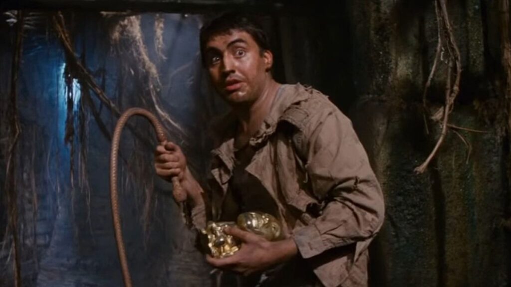 Alfred Molina interpretando a Satipo en la película En busca del arca perdida