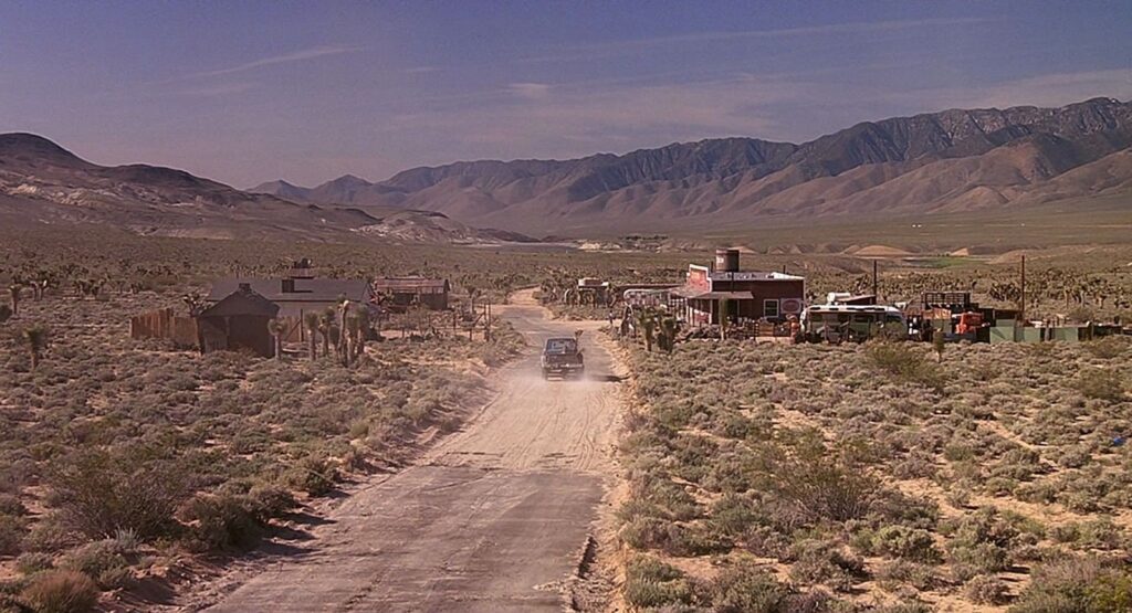 Captura del pueblo de Perfection, donde se rodó la película de Temblores (1990)