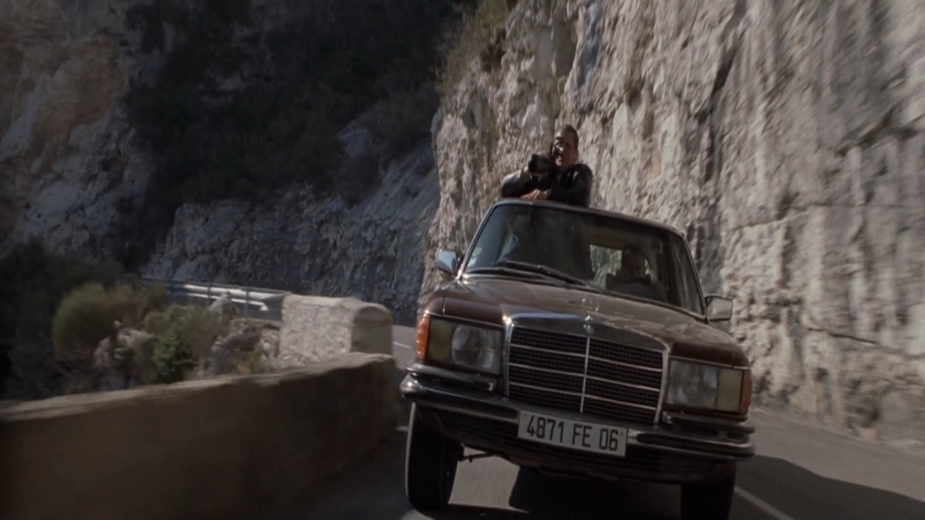 Plano de un mercedes en una de las persecuciones de Ronin (1998)