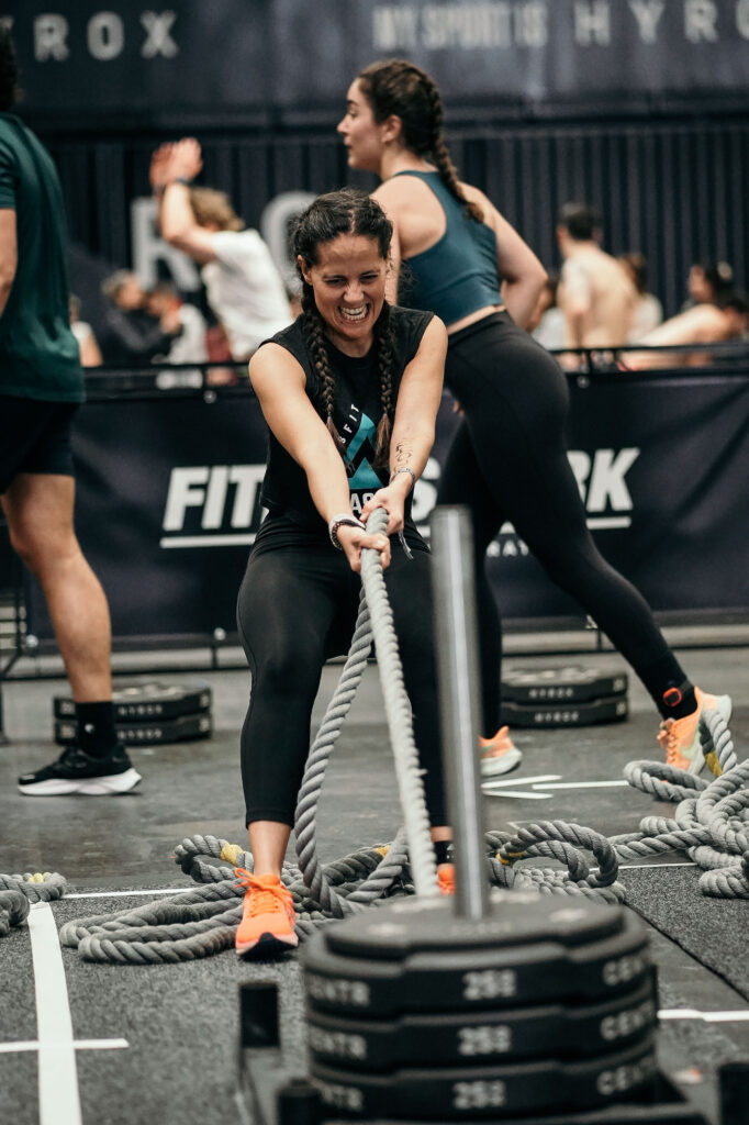 Atleta uno realizando el ejercicio del Sled Pull