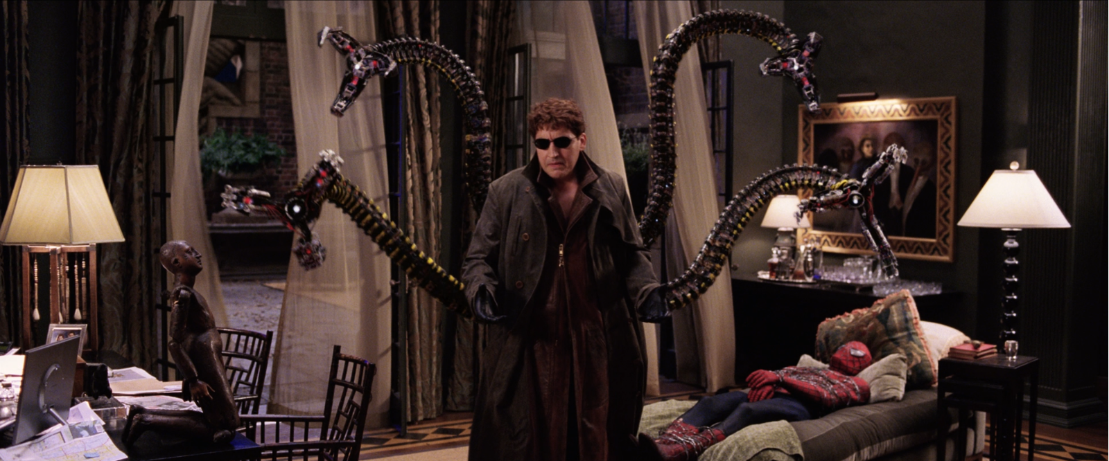Alfred Molina interpretando al Dr. Octopus en Spider-Man 2 (2004)