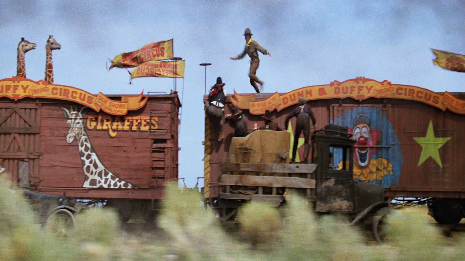 Persecución en el tren al comienzo de Indiana Jones y la última cruzada (1989)