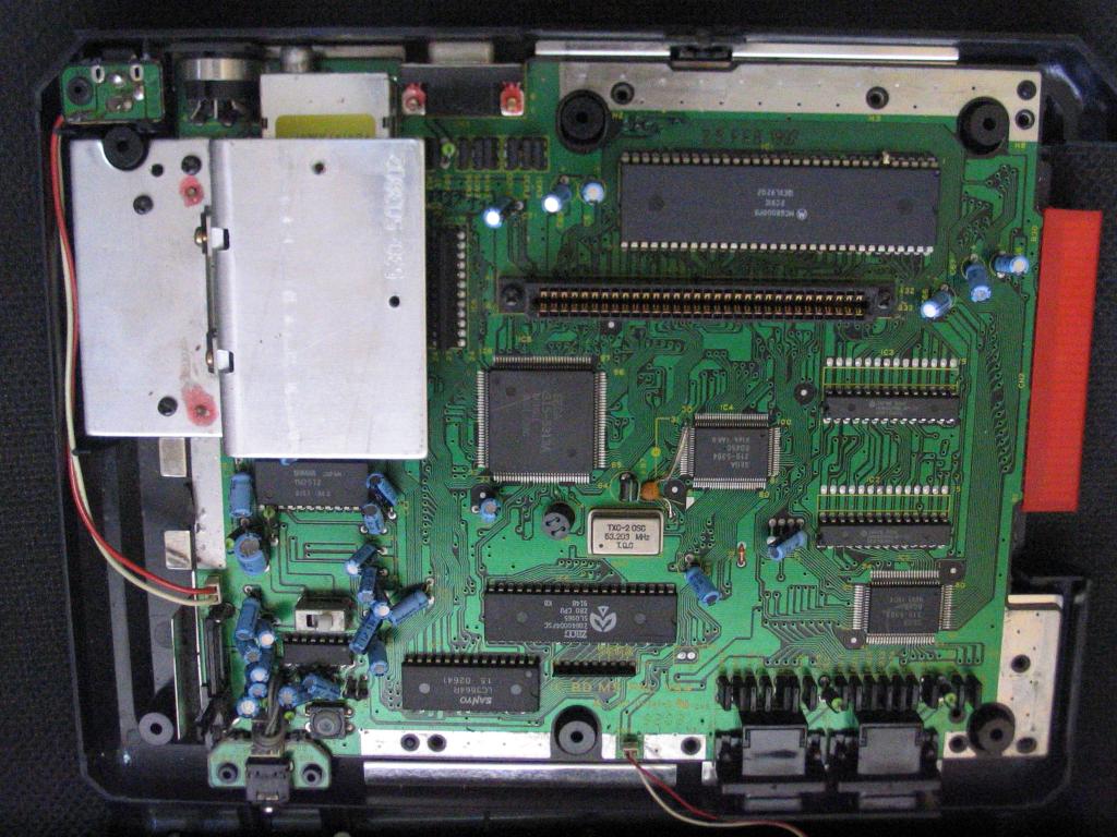 Esquema de la placa base de una Sega Mega Drive Esquema de la placa base de una Sega Mega Drive