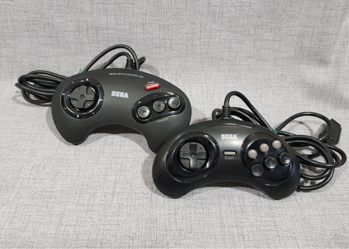 Modelos de mandos de la Sega Mega Drive Modelos de mandos de la Sega Mega Drive